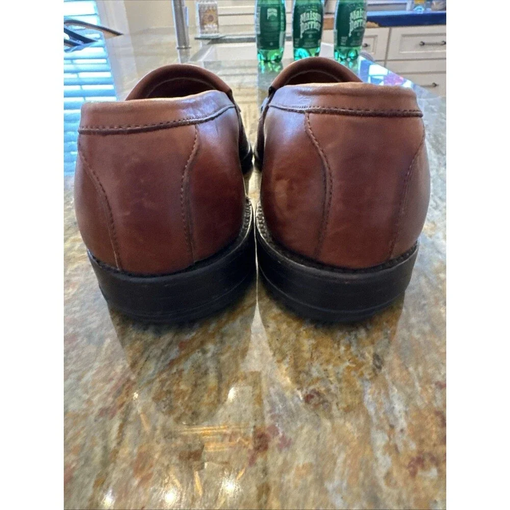 Mens Allen Edmonds “Newport” Size 9D Made In USA